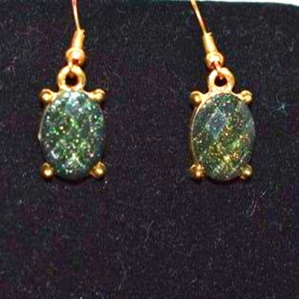Vintage Unique Dark Glitter Green Gold Tone Drop Chic Fish Hook Earrings